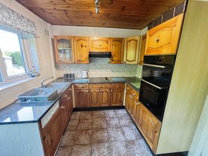 Kitchen- click for photo gallery